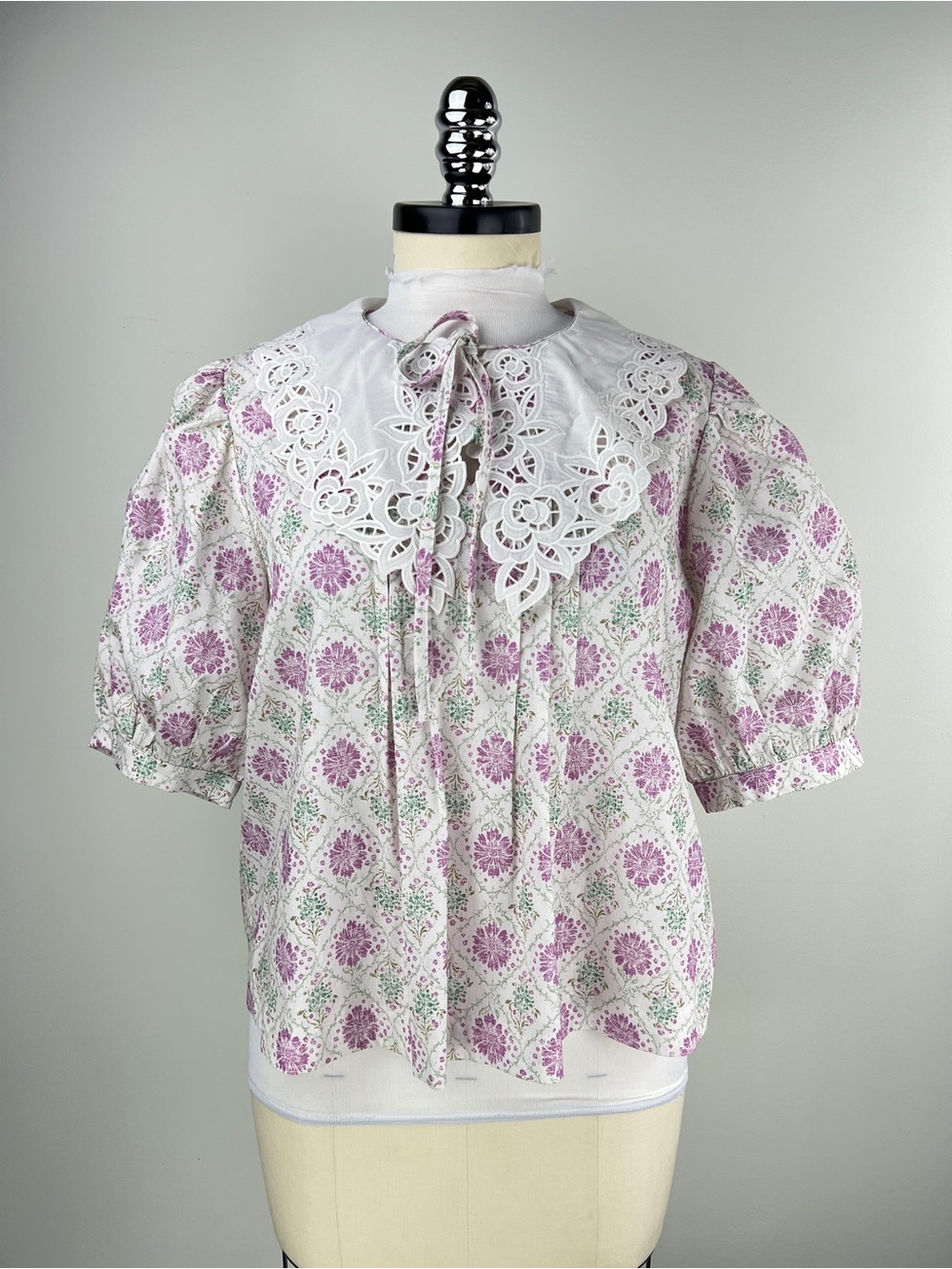 💚 3888. Floral Print With Embroidered Eyelet Collar